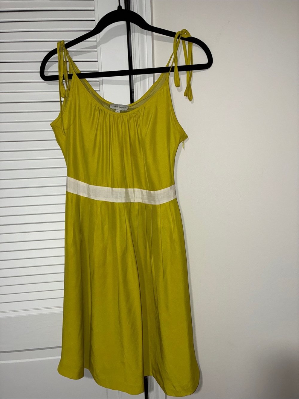 ANNIE GRIFFIN 100% silk minidress vibrant chartreuse/lime-yellow